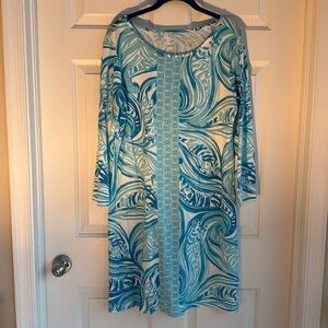 Lilly Pulitzer 3/4 sleeve Blue and White Patterned Dress.